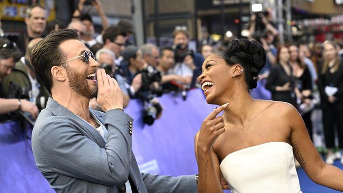 4 Aktris Hollywood yang Pernah Jadi Lawan Main Chris Evans, Ada yang Sampai Cinlok! 4 Aktris Hollywood yang Pernah Jadi Lawan Main Chris Evans, Ada yang Sampai Cinlok!