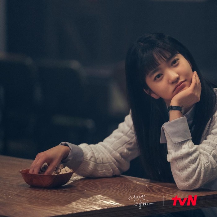 Meski baru membintangi dua drama, tetapi Kim Tae Ri berhasil membuktikan kepopulerannya karena bakatnya dalam akting yang sangat baik.