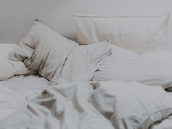 5 Tips Simple Bersihkan Kasur agar Selalu Wangi dan Nyaman Digunakan