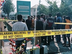 Anarkis Demo Mahasiswa Palopo Bikin Satpam Kejari Tewas Tertimpa Pagar