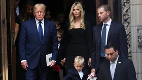 Donald Trump dan Anak Hadiri Pemakaman Ivana Trump di New York
