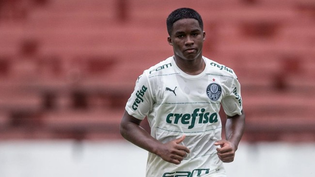 Wonderkid 16 tahun asal Brasil, Endrick Felipe, mendadak tenar dan menjadi incaran klub-klub raksasa Eropa. Kok, bisa?