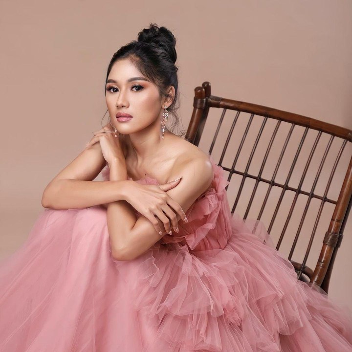 <p>Erina Gudono merupakan kekasih baru putra bungsu Jokowi, Kaesang Pangarep. Ia merupakan salah satu finalis Putri Indonesia 2022 dan masuk ke dalam top 11, lho.(Foto: Instagram @erinagudono)<br /><br /><br /></p>