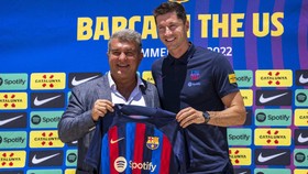 Memahami Cara Gila Barcelona Belanja Pemain Meski Banyak Utang