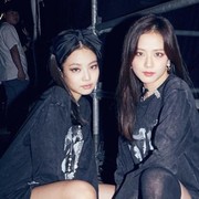 Beda Gaya Jennie dan Jisoo Blackpink, Mana yang Capricorn Banget?