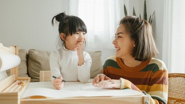 BAGAIMANA CARA MENGENALKAN HURUF DAN ANGKA PADA ANAK?