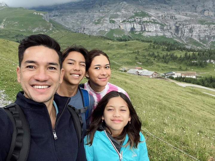 Keluarga Nana Mirdad dan Andrew White