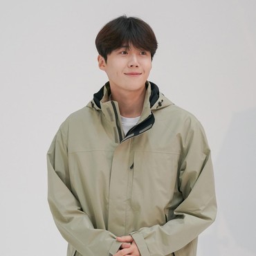 Sambil Menangis, Kim Seon Ho Minta Maaf soal Dosa di Masa Lalu