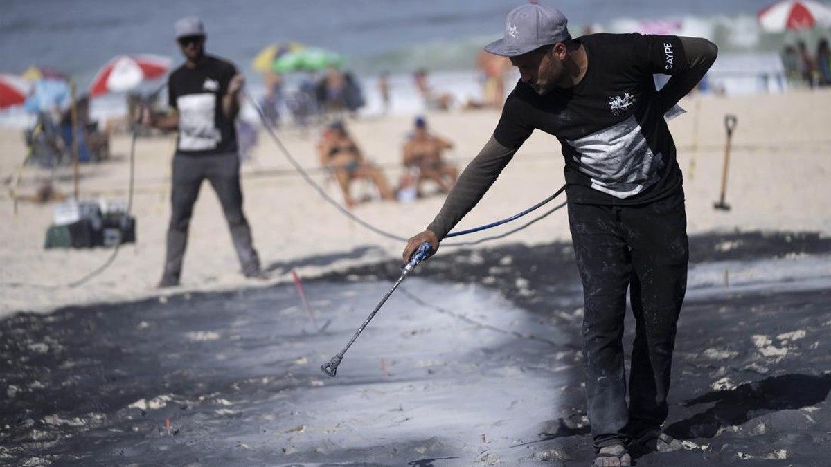 FOTO: Lukisan Raksasa Pertama Saype di Pantai Pasir Amerika Latin
