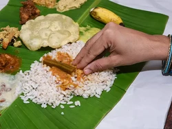 Mengungkap Makna dan Nilai Filosofis di Balik Tradisi Makan Pakai Tangan