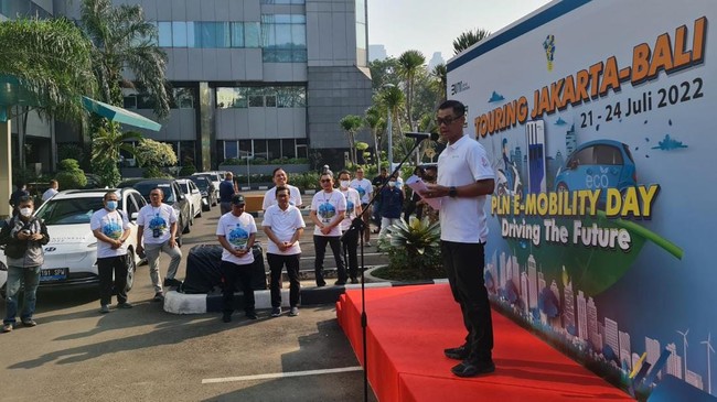 Lewat tur dari Jakarta hingga Bali, PLN mengajak masyarakat untuk membutikan mobil listrik bisa diandalkan dan jauh lebih hemat.