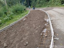 Viral Pengecoran Jalan Ngantang Malang Dicampur Sirtu