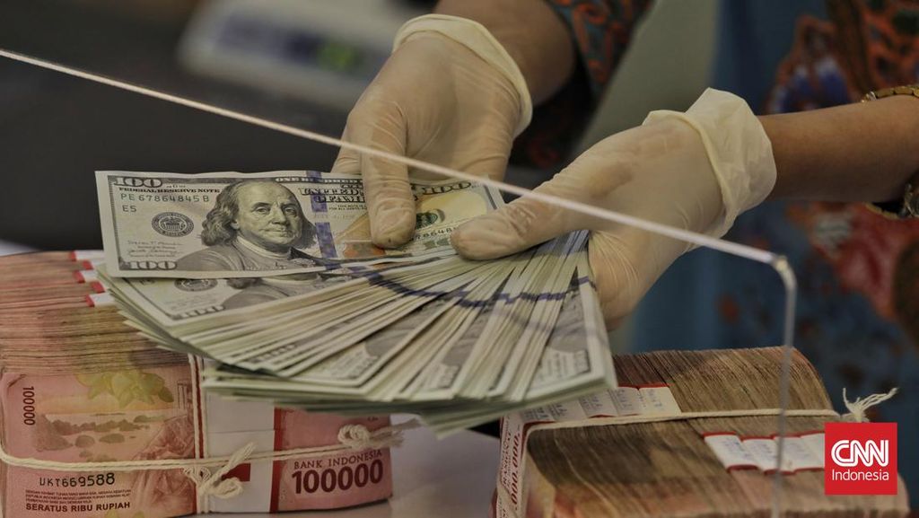 Rupiah Lesu ke Level Rp17.404 Senin Pagi