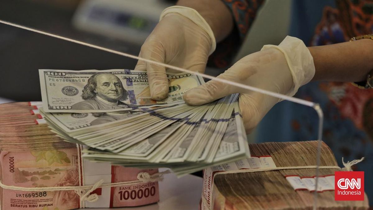 Rupiah Lesu ke Level Rp17.404 Senin Pagi