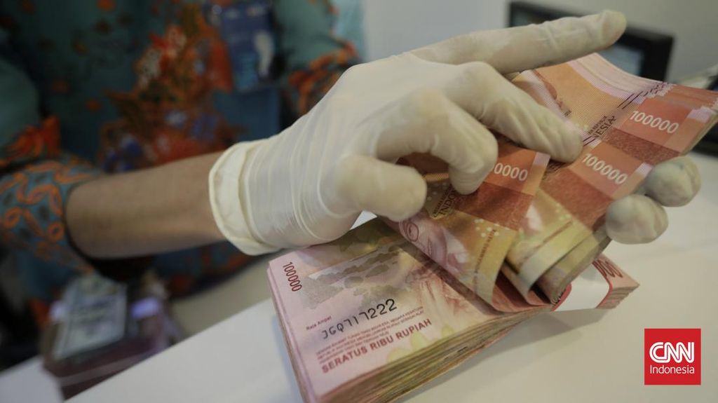 Rupiah Layu ke Rp16.811 Imbas Muram Data Penjualan Ritel