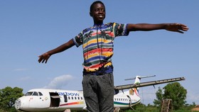 FOTO: Seniman Ghana Buka Wawasan Kedirgantaraan di Pedesaaan