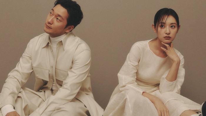 Setelah dirilis, foto-foto dengan konsep pasangan tersebut langsung menjadi topik hangat di media sosial./ foto: marieclairekorea.com