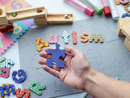 Kisah Bunda Justru Lega Ketika Sang Anak Didiagnosis ASD, Mengapa?
