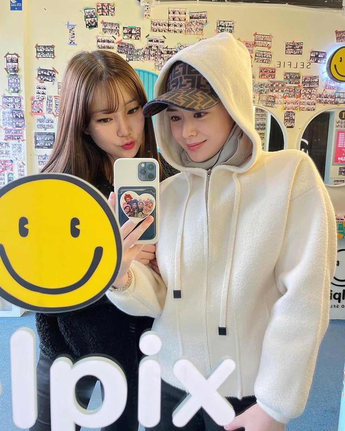 Gaya Hijab Ayana Moon