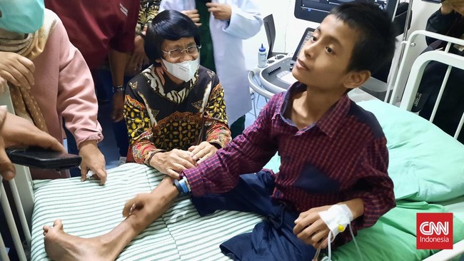 Dinas Sosial Kota Bekasi akan membawa anak yang dipasung orang tuanya ke lembaga sosial Sentra Terpadu Pangudi Luhur.