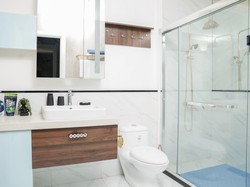 Lakukan Ini Secara Rutin buat Jaga Kebersihan Kamar Mandi