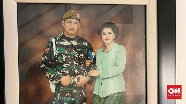 Kopda Muslimin sempat membawa kekasih gelapnya ke Wonosobo usai terbongkar kasus penembakan istrinya. Namun, di sana, Kopda M justru mengalami penolakan.