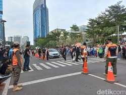 Dinsos Bakal Bawa ABG Laki-laki Dandan Bak Wanita di CFW ke Panti Sosial