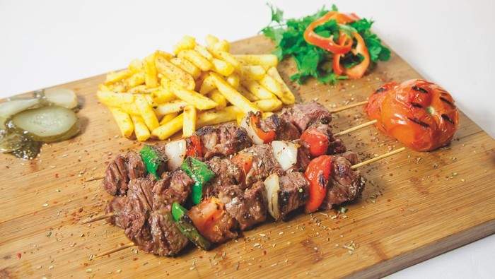 6 Daftar Makanan dan Minuman Ini Sebaiknya Tidak Dikonsumsi bareng Hidangan Daging, Lho Kenapa?