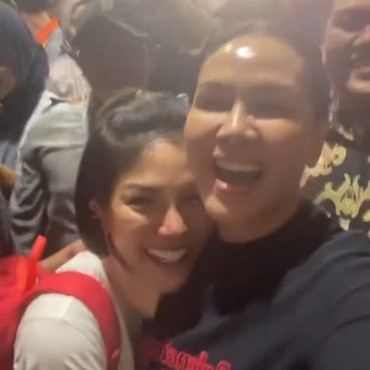 Tak Jadi Ditahan dan Diperbolehkan Pulang, Nikita Mirzani Tersenyum Bahagia