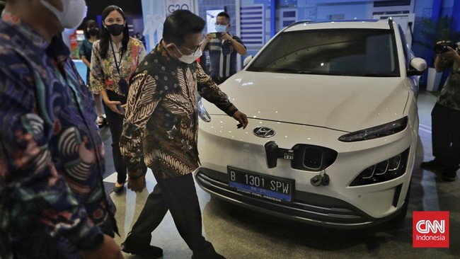 Periklindo Electric Vehicle Show (PEVS) yang diinisiasi Moeldoko dikatakan mencapai nilai transaksi Rp257 miliar dan didatangi setidaknya 45.372 pengunjung.