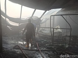 Kebakaran Pabrik Pupuk Mranggen, 2 Petugas Kecebur Got Isi Cairan Kimia