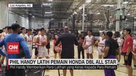 VIDEO: Phil Handy Latih Pemain Honda DBL All Star