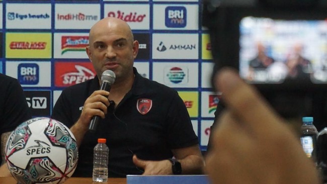 Pelatih PSM Makassar Bernardo Tavares berempati dengan pemain RANS Nusantara setelah terdegradasi dari Liga 1 2023/2024.