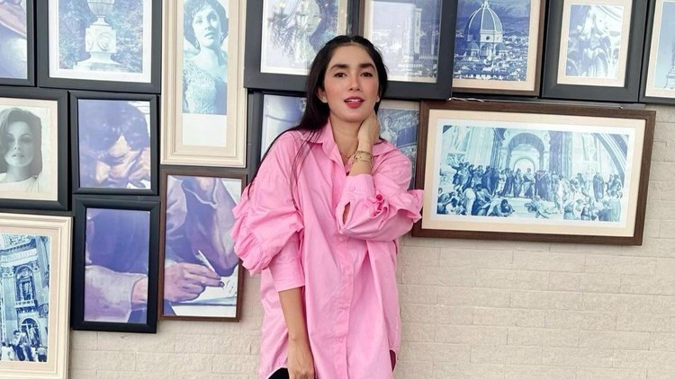 Tips Diet Ussy Sulistiawaty Usai Melahirkan Tips Diet Ussy Sulistiawaty Usai Melahirkan