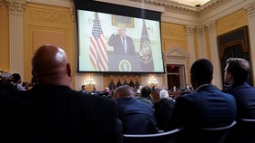 Diam Saat Kerusuhan Pecah di Kongres AS, Trump Diolok-olok di Sidang