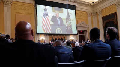 img-title Diam Saat Kerusuhan Pecah di Kongres AS, Trump Diolok-olok di Sidang