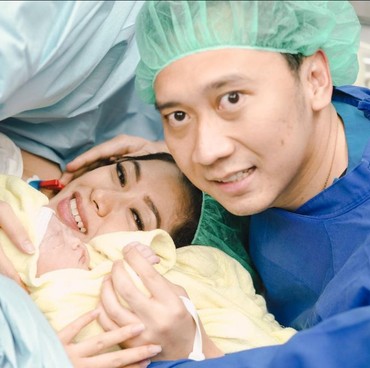 Ibas Yudhoyono Dikaruniai Anak ke-4 VS Istri Brigjen Pol Hendra & Ariel NOAH