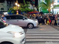 Dishub Bubarkan Catwalk Ala Citayam Fashion Week di Zebra Cross Madiun