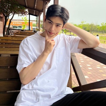 Cha Eun Woo Dikonfirmasi Bintangi Drama Romantis Baru