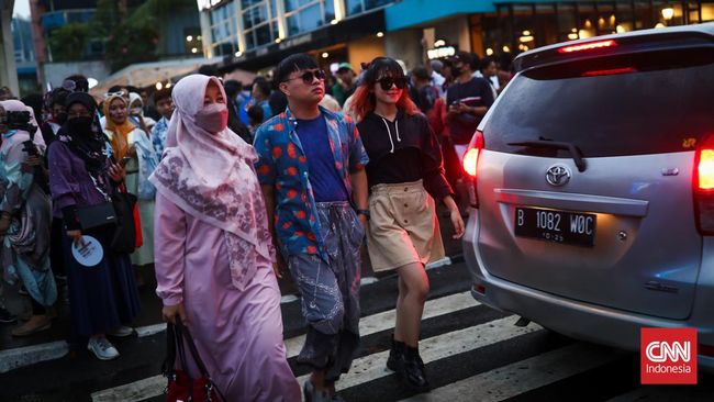 Citayam Fashion Week Dibubarkan, Pengunjung Pindah ke Trotoar