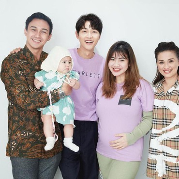 Foto Bareng, Ketampanan Suami Felicya Angelista dan Song Joong Ki Jadi Perdebatan