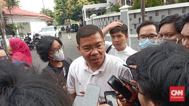 Pengacara keluarga Brigadir J mengkritik prarekonstruksi yang digelar Polda Metro Jaya di rumah Irjen Ferdy Sambo.