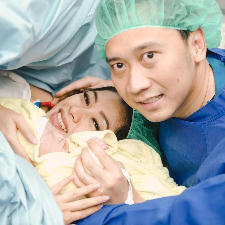 Yosh yapon ayolni yaladi