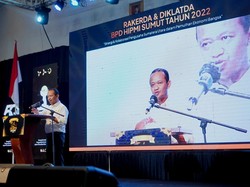 Menteri Bahlil Puji Ketua HIPMI Sumut: Kasi Dia Rekor MURI
