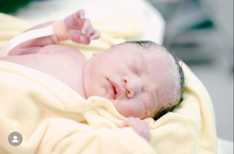 Momen Aliya Rajasa Lahirkan Anak Ke-4 Momen Aliya Rajasa Lahirkan Anak Ke-4