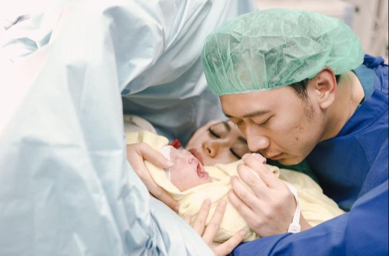 Momen Aliya Rajasa Lahirkan Anak Ke-4 Momen Aliya Rajasa Lahirkan Anak Ke-4