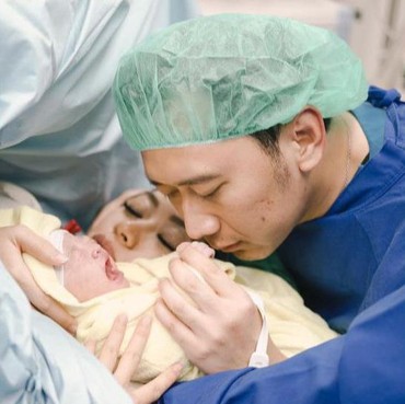 10 Momen Haru Aliya Rajasa Lahirkan Anak ke-4 Didampingi Ibas Yudhoyono