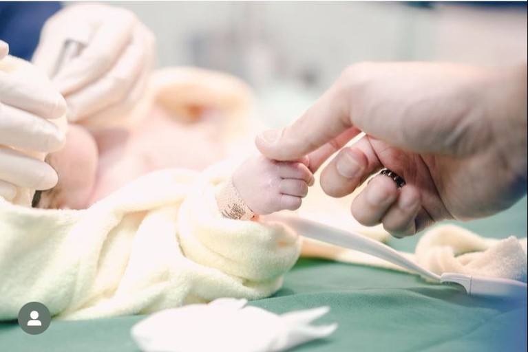 Momen Aliya Rajasa Lahirkan Anak Ke-4 Momen Aliya Rajasa Lahirkan Anak Ke-4