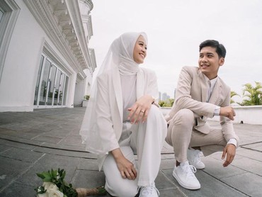 Menikah Hari Ini, Intip 7 Gaya Kocak Prewedding Bintang Emon & Alca