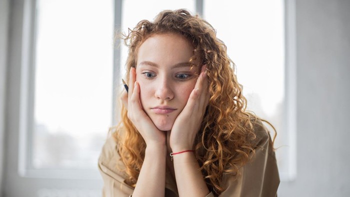 Kondisi Stres Disebut Bisa Jadi Penyebab Wajah Kusam dan Gagal Glowing, Beneran?